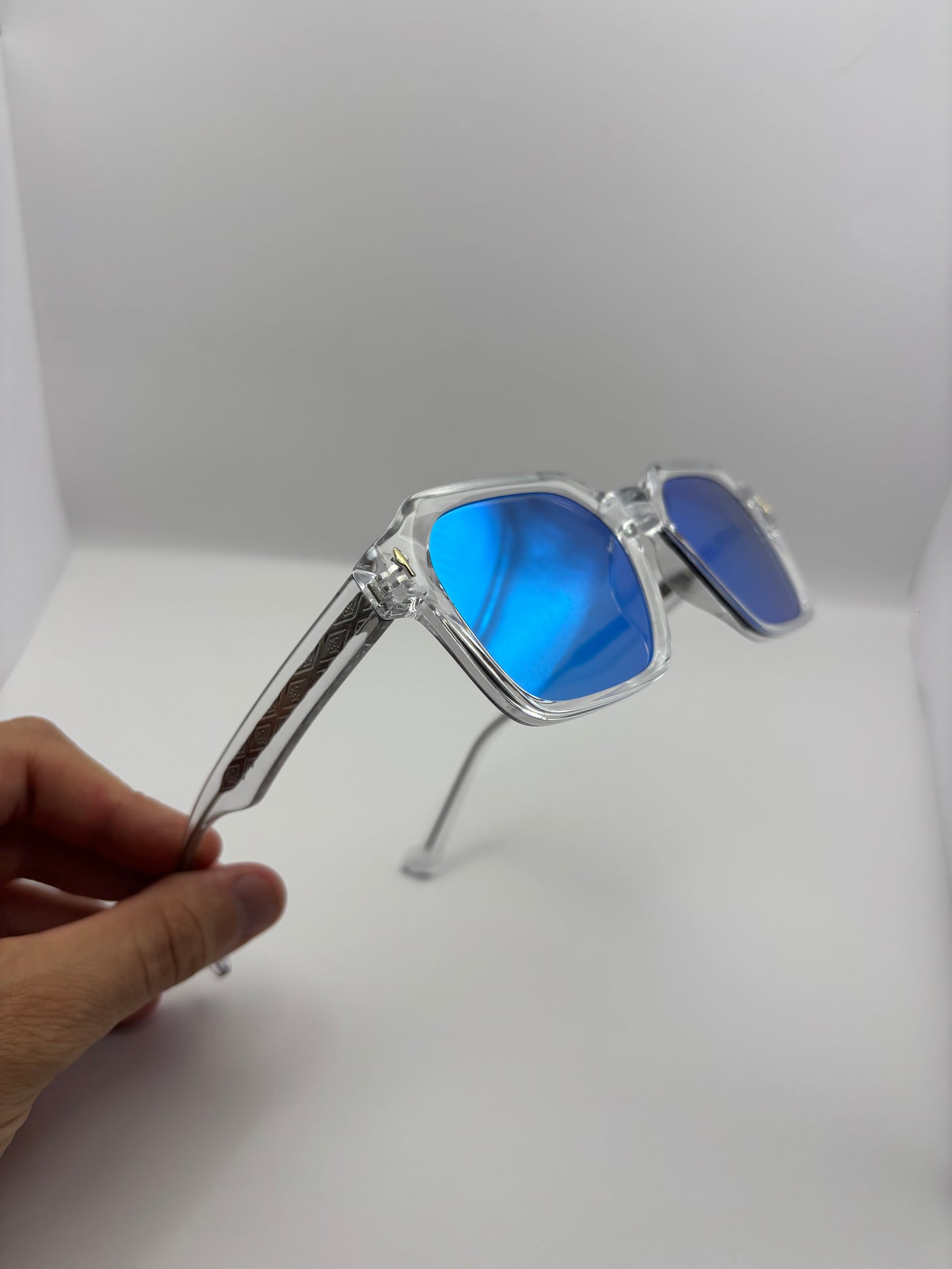 Blue mirror