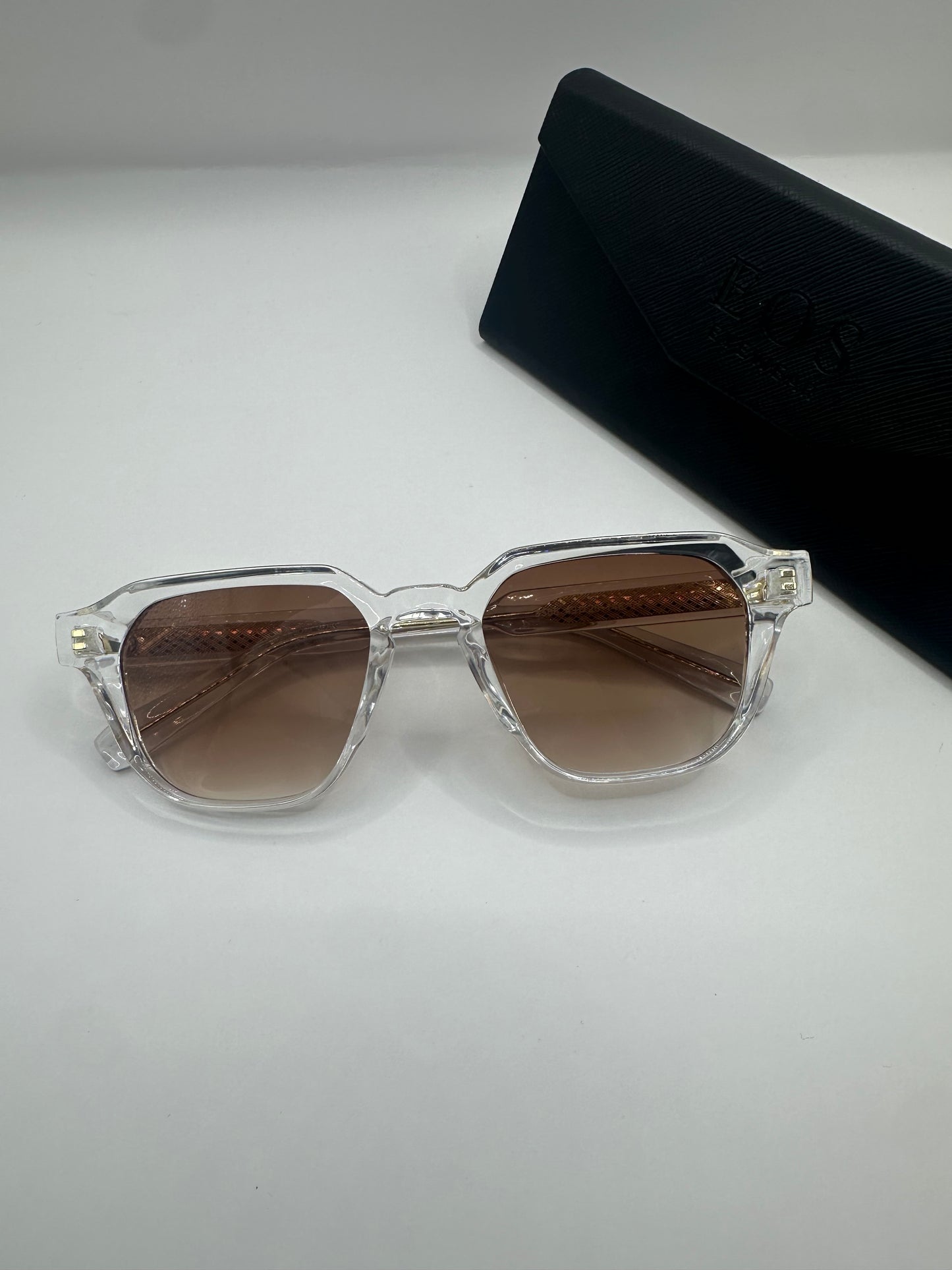 EOS Crystal Brown