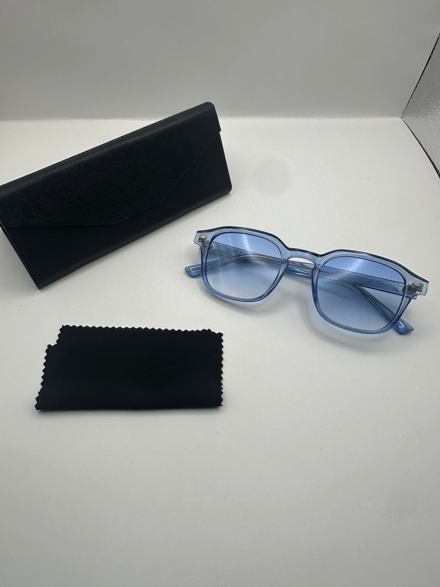 EOS Blue Horizon
