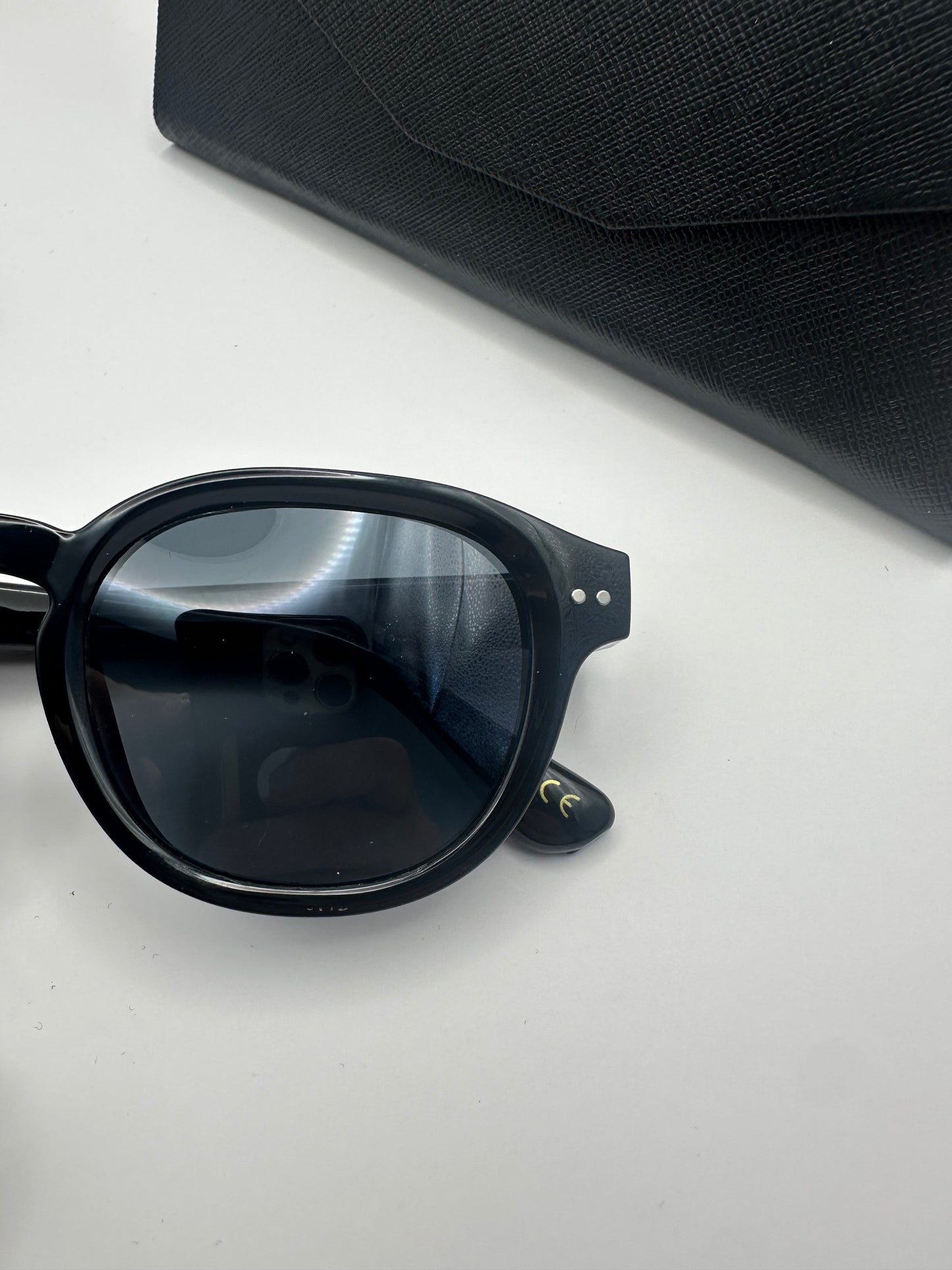 EOS Midnight Black